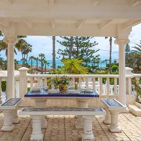 ヴィラ Fidalsa Grand Mediterranean Beachfront *