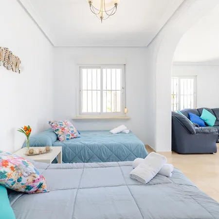 וילה Fidalsa Grand Mediterranean Beachfront *